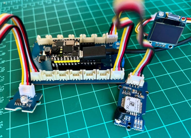 Схема подключения датчика освещённости, LoRaWAN и OLED к Nicla Vision